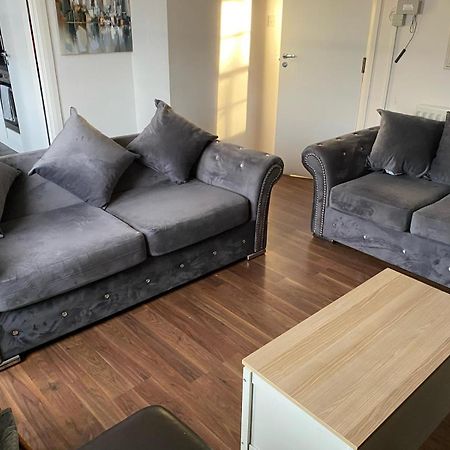 The Granite City - Modern City Centre Apartment 애버딘 외부 사진