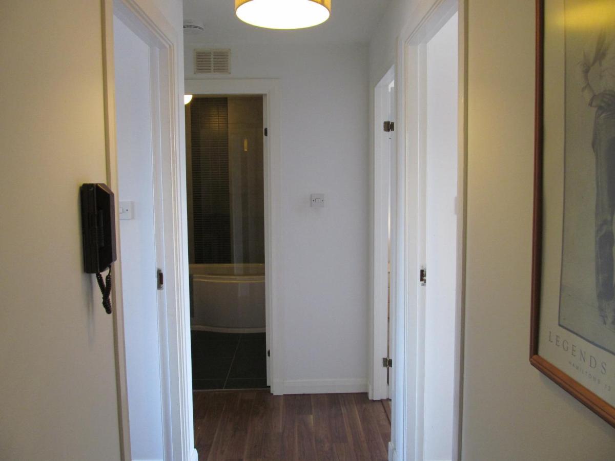 The Granite City - Modern City Centre Apartment 애버딘 외부 사진