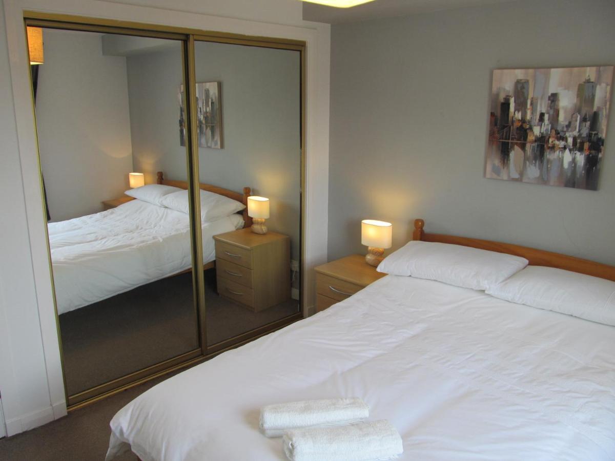 The Granite City - Modern City Centre Apartment 애버딘 외부 사진